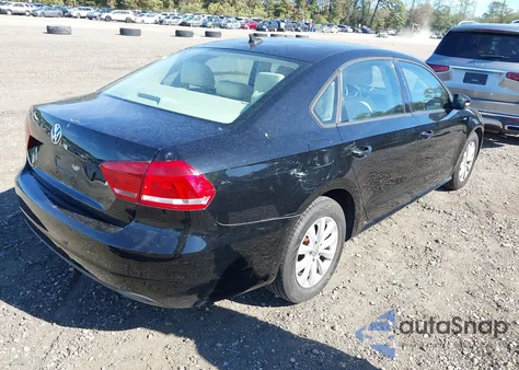 2013 Volkswagen Passat 2.5L Wolfsburg Edition z USA, uszkodzony, nr VIN 1VWAP7A32DC132518